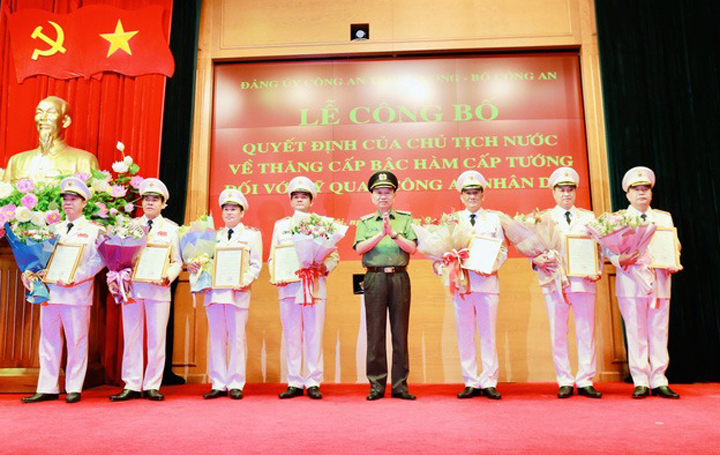 9 sĩ quan công an được thăng hàm cấp tướng