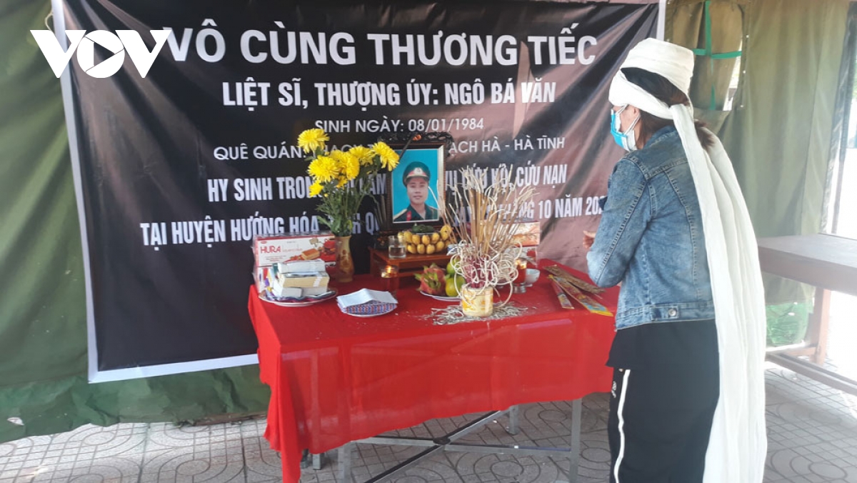 Vợ liệt sỹ Đoàn 337 nén đau thương chịu tang chồng tại khu cách ly