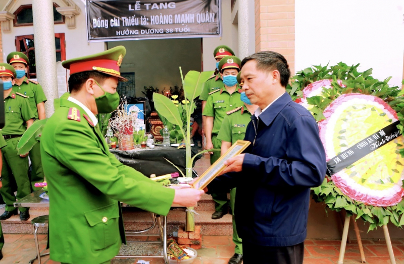 Trung tá Cảnh sát bảo vệ hy sinh khi truy bắt trại viên bỏ trốn