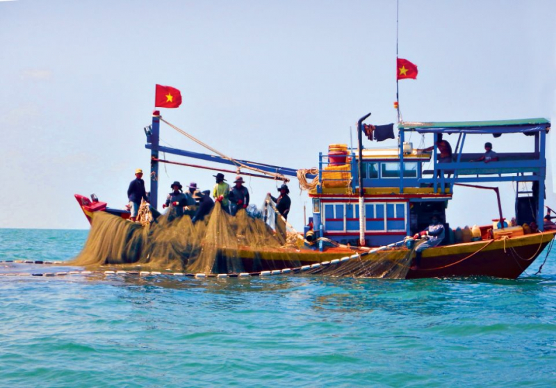 Phản đối Trung Quốc ban hành Lệnh cấm đánh bắt cá trên biển Đông