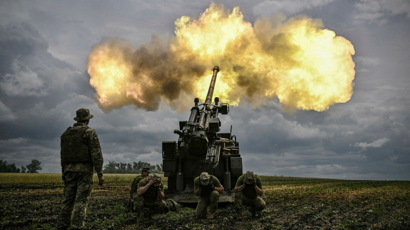 Ukraine bắn hơn 6.000 quả pháo mỗi ngày, NATO không kịp sản xuất