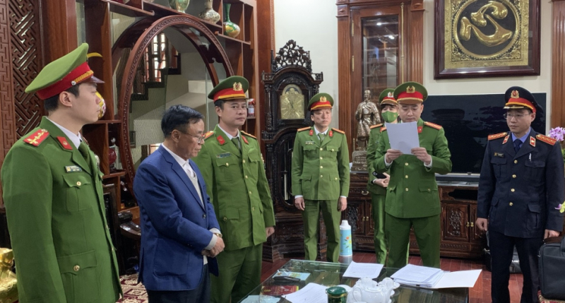 Bắt tạm giam nguyên Phó Chủ tịch UBND tỉnh và nguyên Giám đốc Sở Tài nguyên và môi trường tỉnh Hà Nam