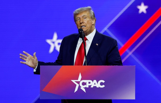 Ông Trump có thể bị truy tố vì trả tiền bịt miệng sao khiêu dâm