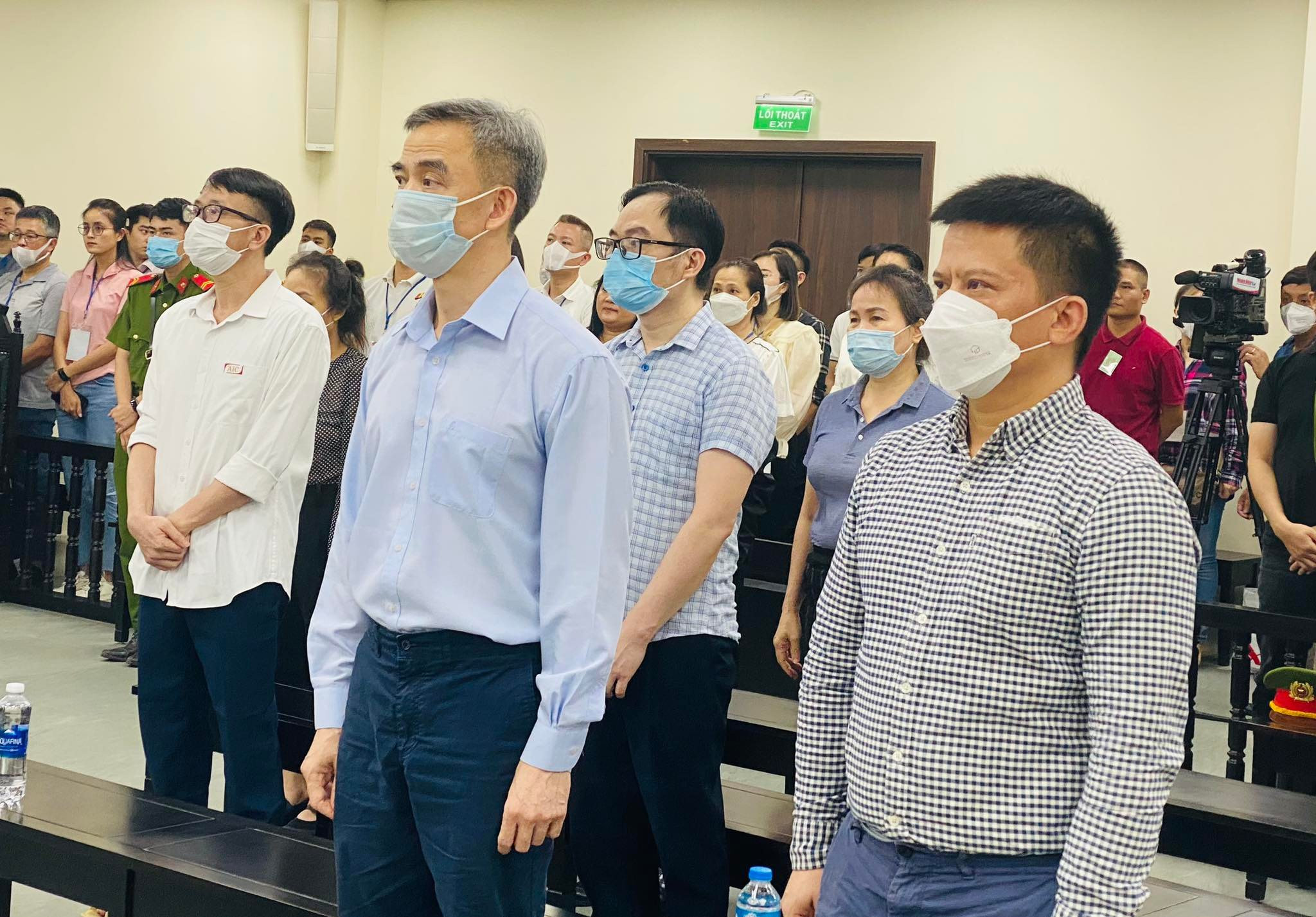 Ông Nguyễn Quang Tuấn bị tuyên phạt 3 năm tù, không bị cấm hành nghề