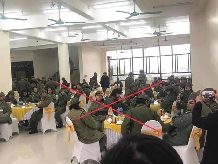 Chiếc áo lạ và sự ngây thơ