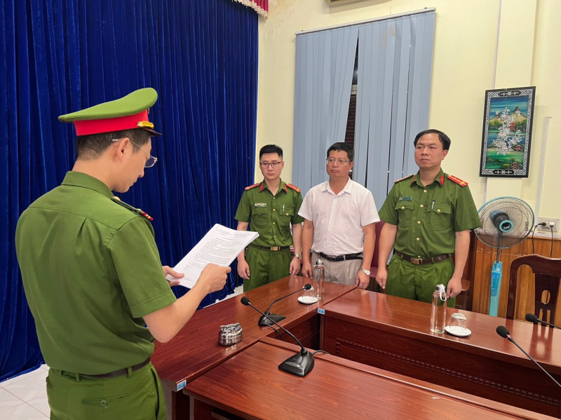 Khởi tố, bắt tạm giam Phó Giám đốc Sở Nông nghiệp và phát triển nông thôn tỉnh Sơn La