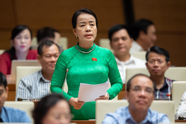 Không xử lý việc 'đi đêm' chọn sách giáo khoa, lo hối không kịp như Việt Á