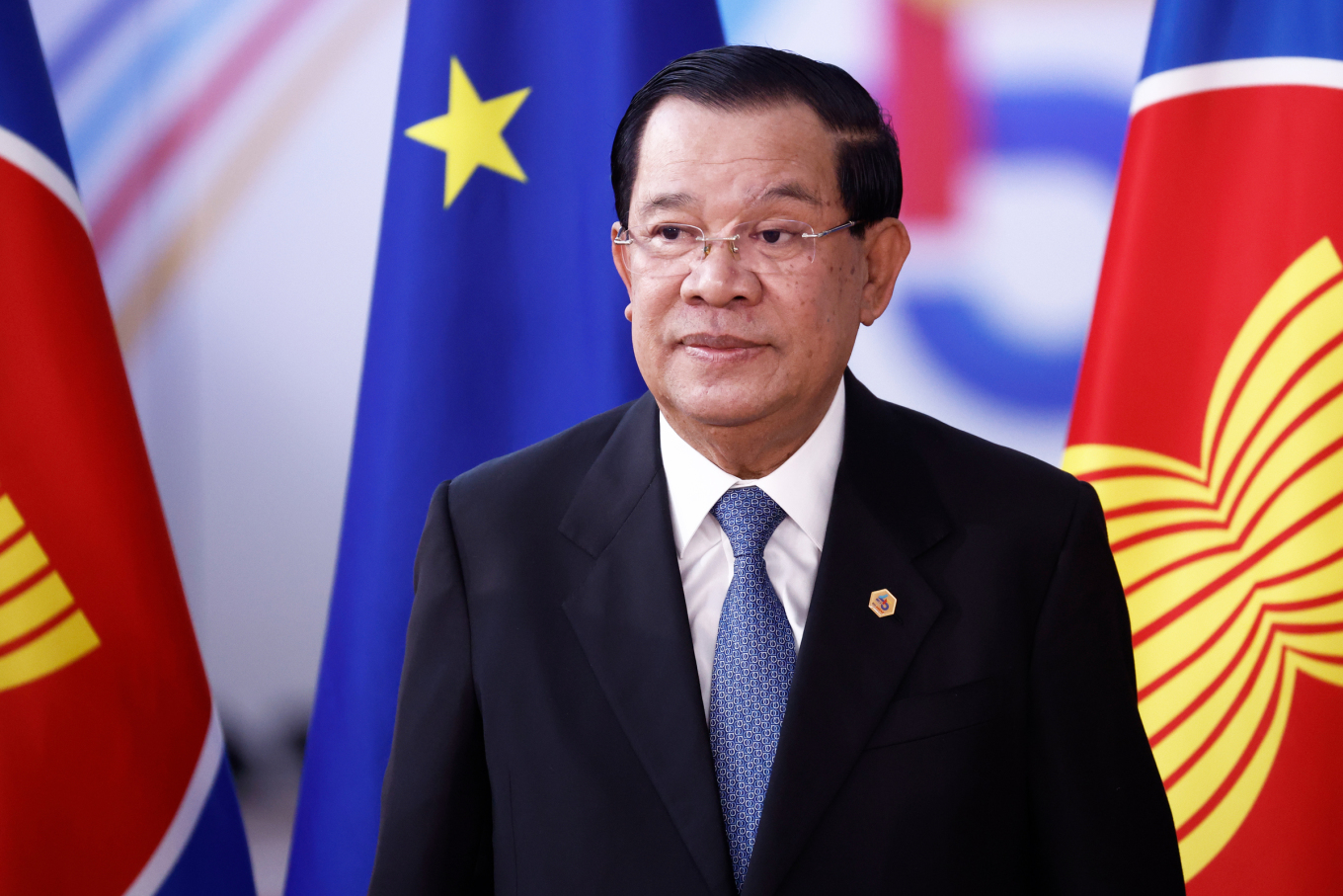 Thủ tướng Hun Sen tuyên bố sẽ từ chức
