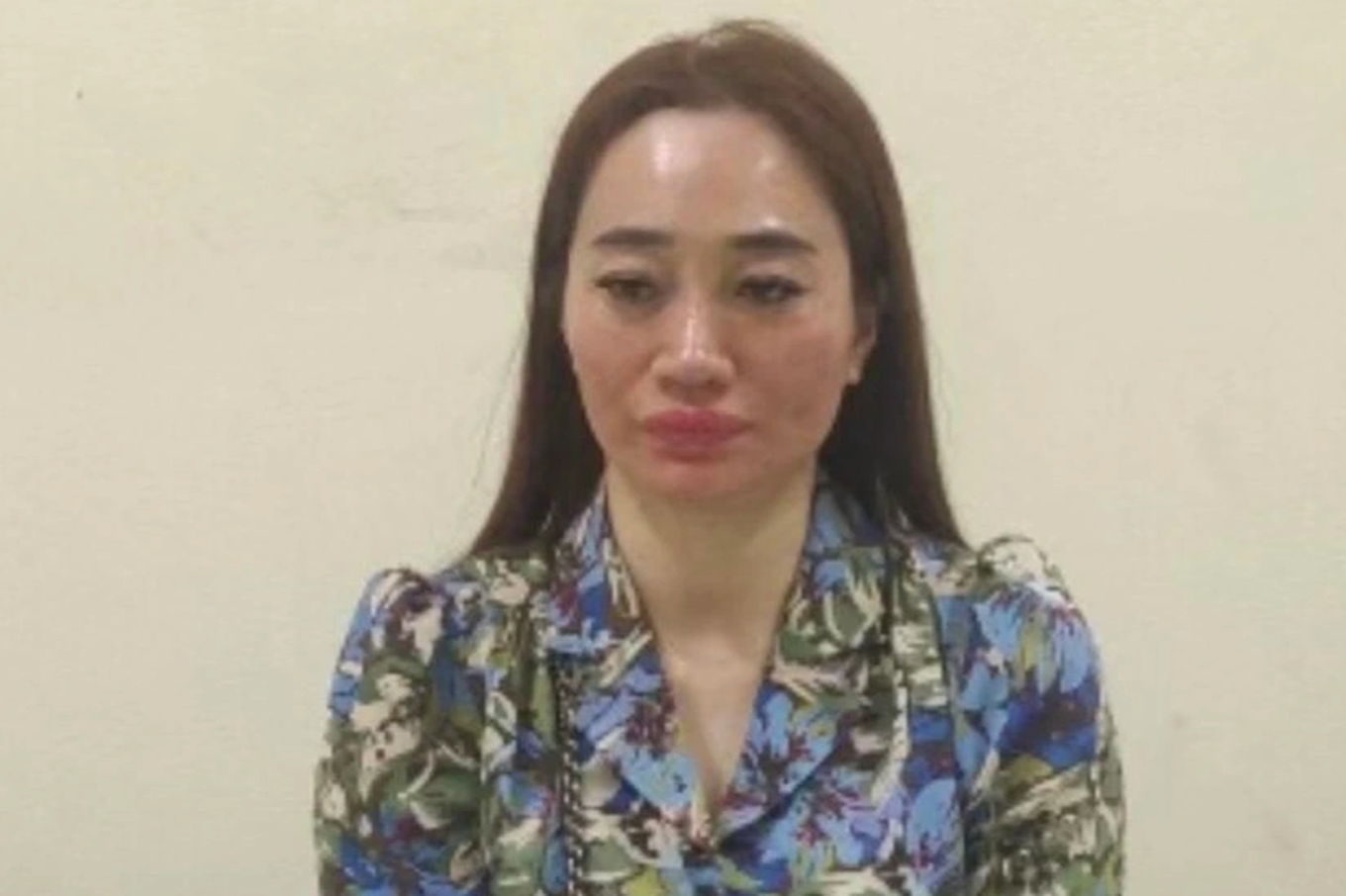 Bắt tạm giam cô đồng bổ cau 