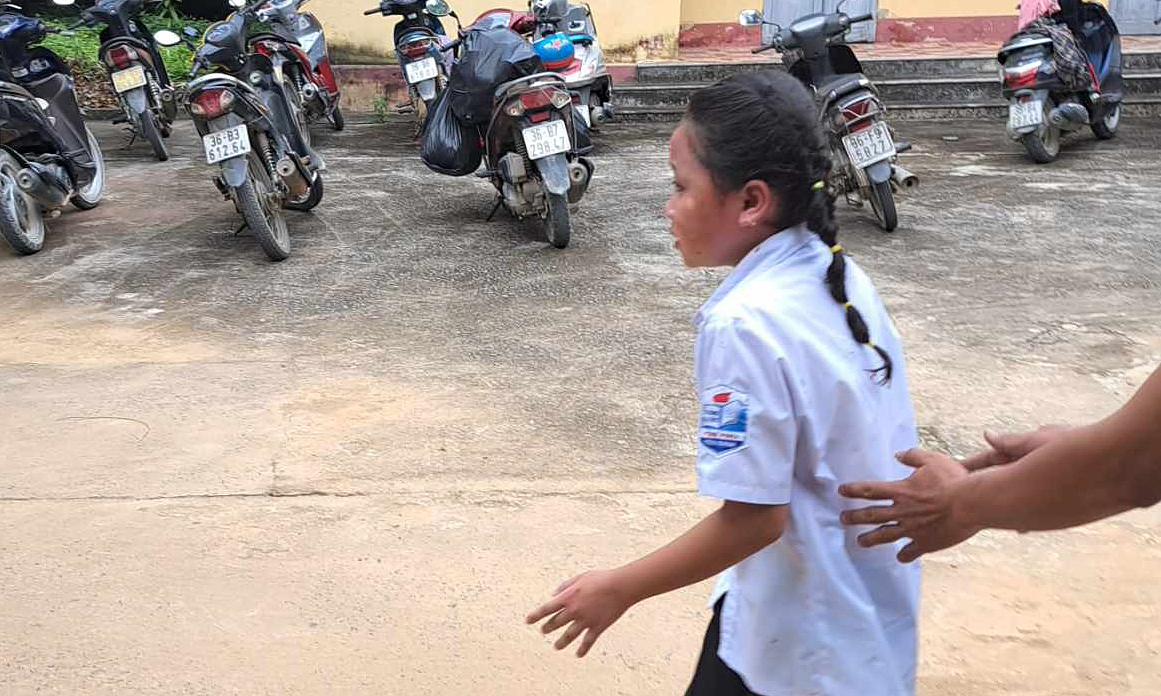 Nổ bóng bay trong lễ khai giảng, 7 học sinh bị thương