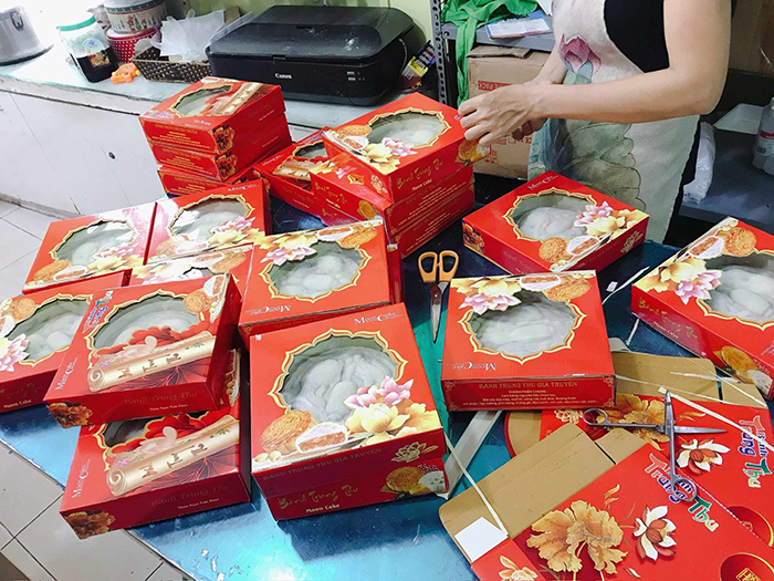 Người tiêu dùng cẩn trọng với bánh trung thu không rõ nguồn gốc