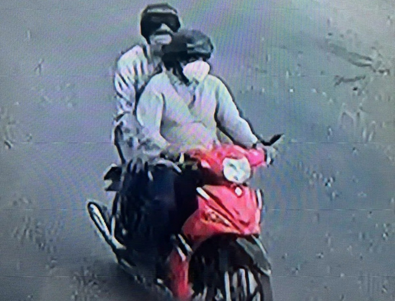 Đặc điểm nhận dạng 2 nghi can cướp tiệm vàng ở Khánh Hòa