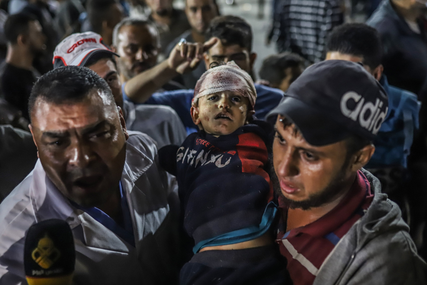 Bệnh viện ở Dải Gaza bị tập kích, ít nhất 500 người chết