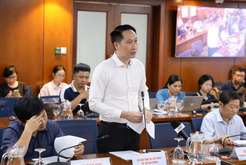 Nghệ sĩ quảng cáo sai sự thật sẽ bị xử lý