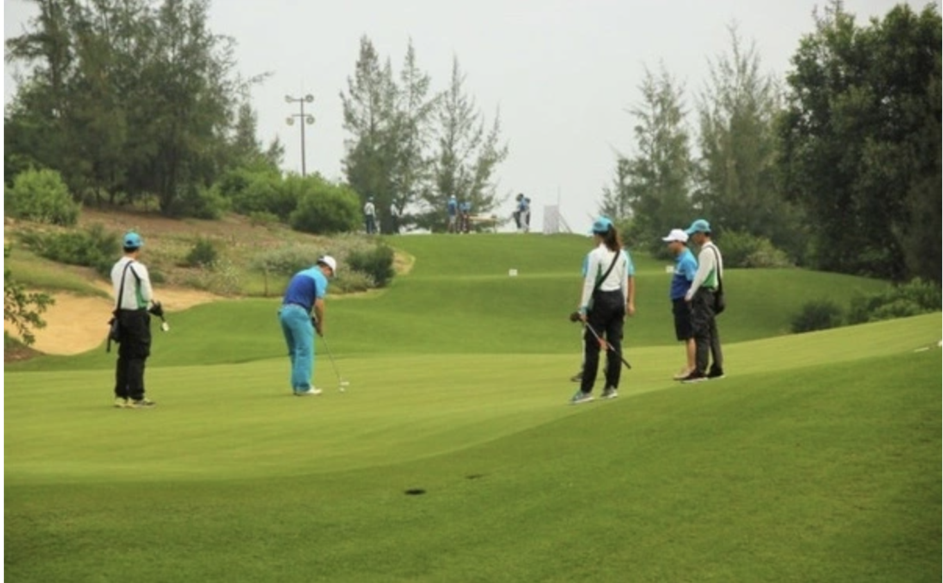 Bắc Ninh phải báo cáo Thủ tướng vụ giám đốc sở chơi golf trong giờ làm