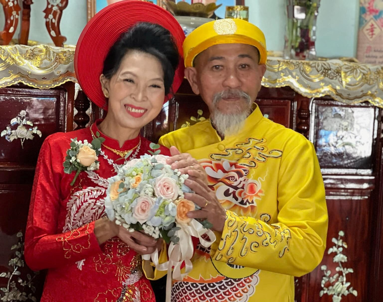 Phát hiện tình đầu 62 tuổi chưa lấy chồng, chú rể U70 từ Mỹ về Việt Nam hỏi cưới