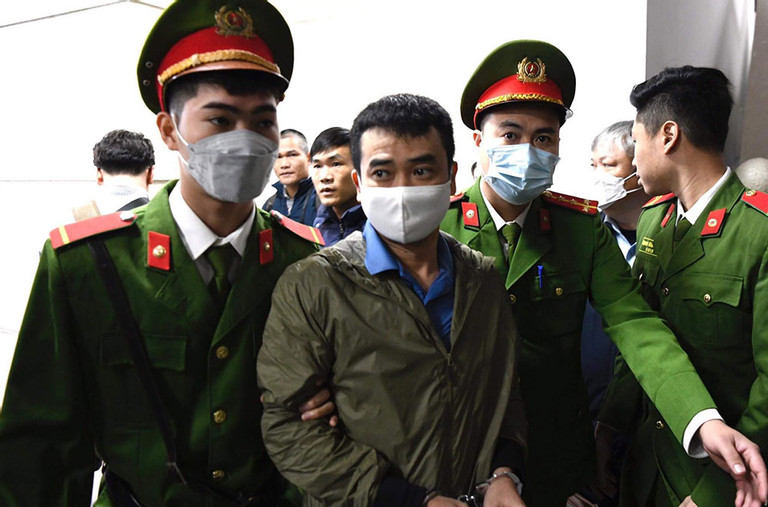 Chủ tịch Việt Á Phan Quốc Việt khai chuyện đưa tiền cho nhiều cá nhân