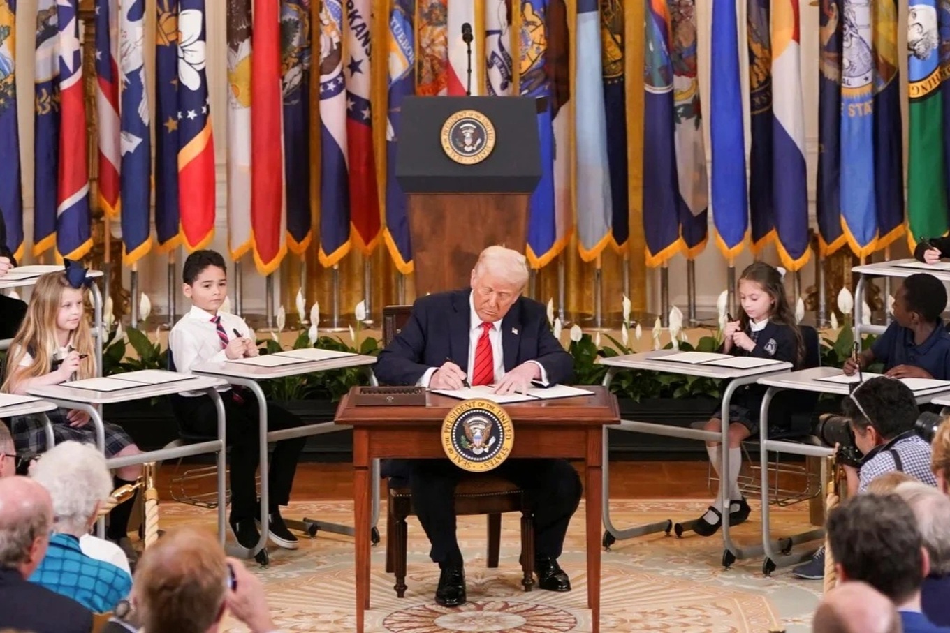 Ông Trump ký sắc lệnh giải thể Bộ Giáo dục Mỹ