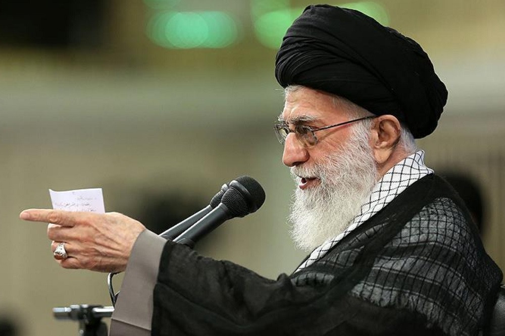 Lãnh tụ tối cao Iran bác yêu cầu 'đầu hàng' của ông Trump, cảnh cáo Mỹ